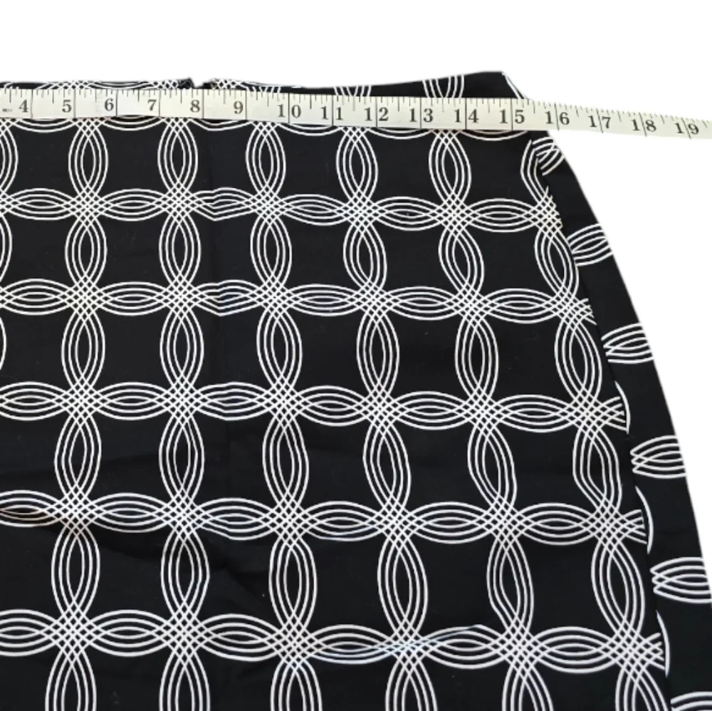 Banana Republic strikes sophisticated